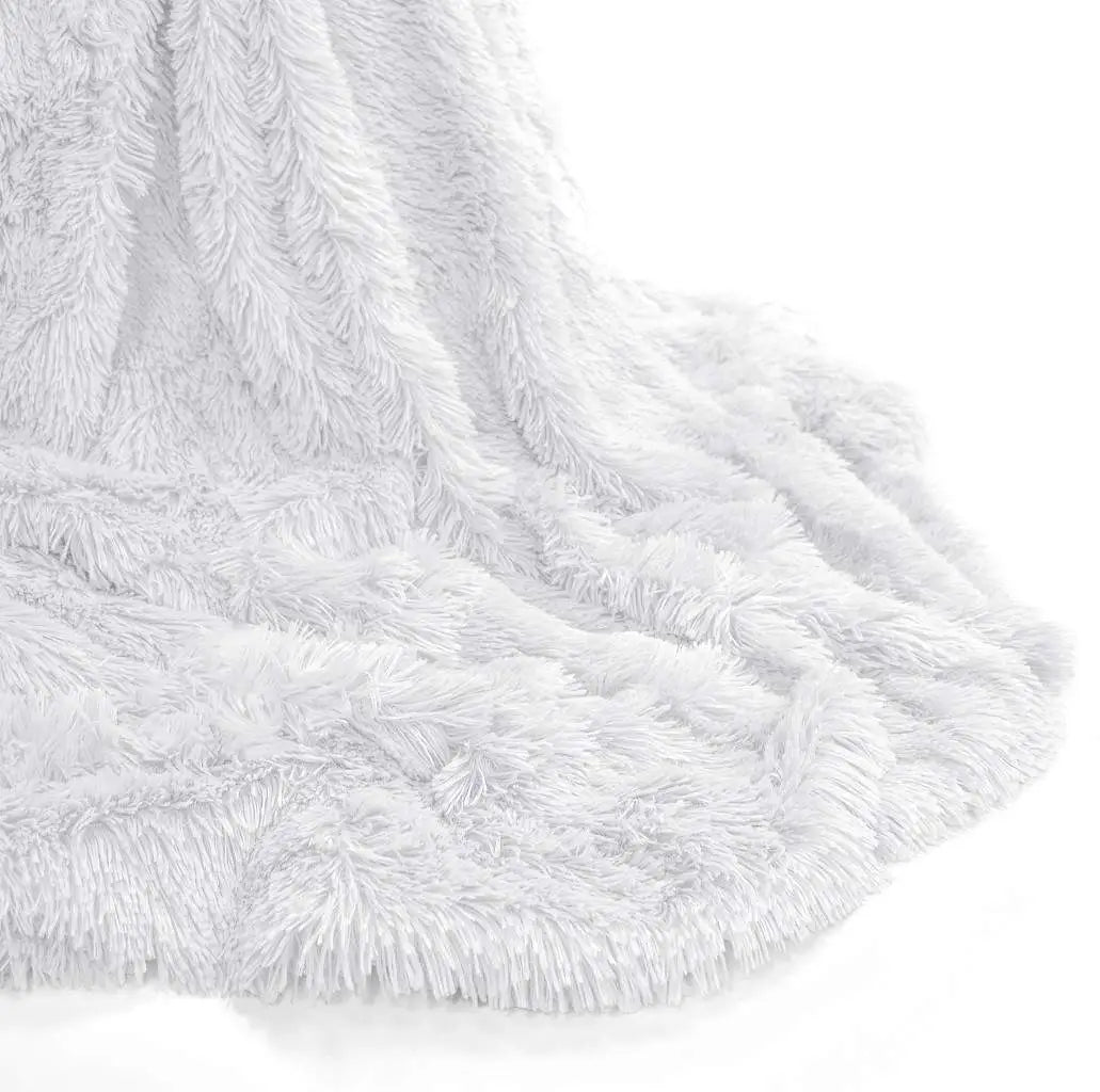 cuddles throw whilte